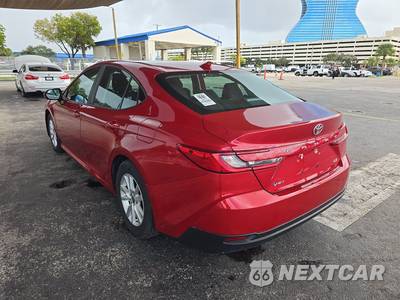 2025 Toyota Camry LE - zdjęcie 6 z 33 - miniatura