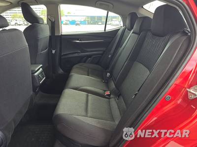 2025 Toyota Camry LE - zdjęcie 13 z 33 - miniatura