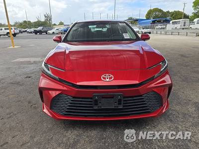 2025 Toyota Camry LE - zdjęcie 2 z 33 - miniatura