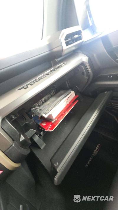 2025 Toyota Tacoma TRD Off-Road Crew Cab Medium Bed - zdjęcie 18 z 38 - miniatura