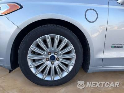 2016 Ford Fusion Energi SE - zdjęcie 8 z 14 - miniatura