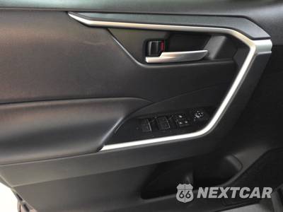 2025 Toyota RAV4 XLE - zdjęcie 9 z 26 - miniatura