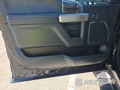2022 Ford Super Duty F-250 Lariat Crew Cab Medium Bed - zdjęcie 9 z 29 - miniatura