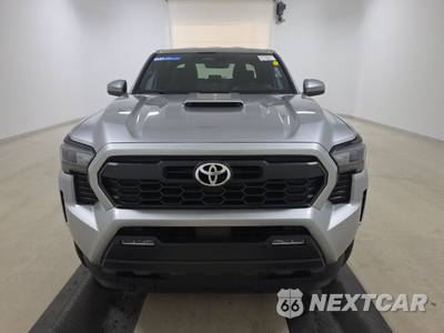 2025 Toyota Tacoma TRD Sport Crew Cab Medium Bed - zdjęcie 2 z 19 - miniatura