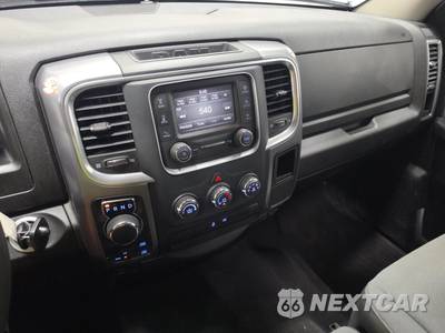 2024 Ram 1500 Classic SLT Extended Cab Medium Bed - zdjęcie 11 z 33 - miniatura
