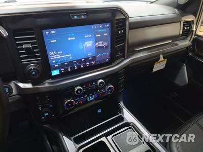 2025 Ford Super Duty F-350 Platinum Crew Cab Medium Bed - zdjęcie 11 z 19 - miniatura