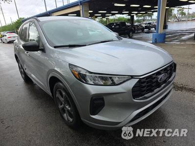 2023 Ford Escape ST-Line - zdjęcie 3 z 19 - miniatura