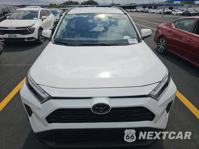 2025 Toyota RAV4 XLE - zdjęcie 2 z 23 - miniatura