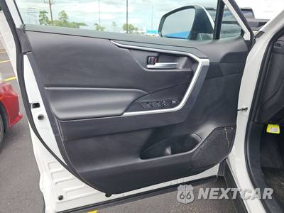 2025 Toyota RAV4 XLE - zdjęcie 9 z 23 - miniatura