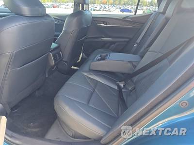 2025 Toyota Camry XSE - zdjęcie 13 z 19 - miniatura