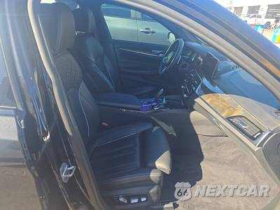 2018 BMW 5 Series Sedan M550i xDrive - zdjęcie 8 z 18 - miniatura