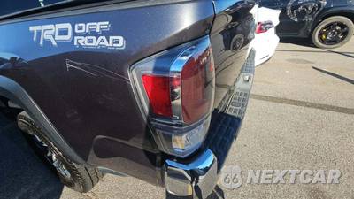 2021 Toyota Tacoma TRD Off-Road Crew Cab Medium Bed - zdjęcie 22 z 24 - miniatura