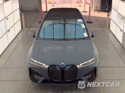 2024 BMW iX Sports Activity Vehicle xDrive50 - zdjęcie 2 z 32 - miniatura