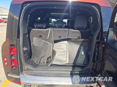 2023 Land Rover Defender 130 SE - zdjęcie 17 z 19 - miniatura