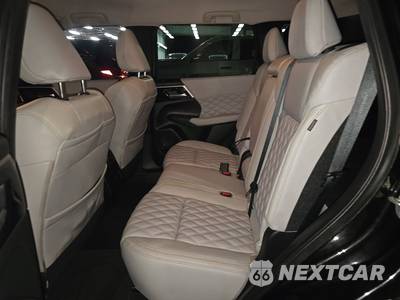 2022 Mitsubishi Outlander SEL - zdjęcie 13 z 34 - miniatura
