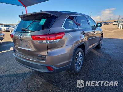 2017 Toyota Highlander XLE - zdjęcie 5 z 17 - miniatura