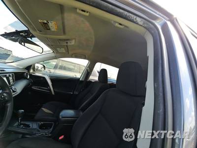 2018 Toyota RAV4 LE - zdjęcie 17 z 28 - miniatura