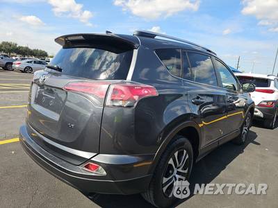 2018 Toyota RAV4 LE - zdjęcie 4 z 28 - miniatura
