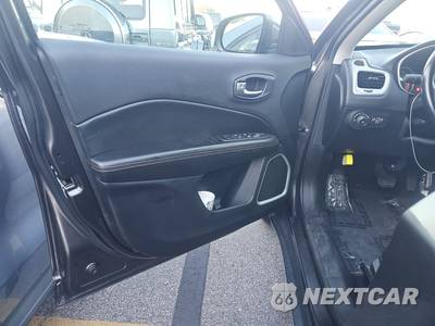 2019 Jeep Compass Latitude - zdjęcie 9 z 18 - miniatura