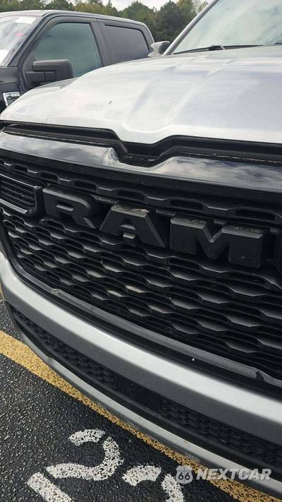 2025 Ram 1500 Big Horn Extended Cab Medium Bed - zdjęcie 28 z 37 - miniatura