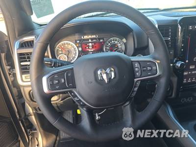 2025 Ram 1500 Big Horn Extended Cab Medium Bed - zdjęcie 10 z 37 - miniatura