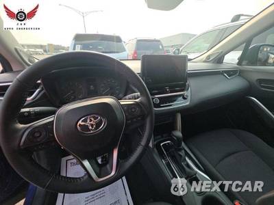 2024 Toyota Corolla Cross LE - zdjęcie 6 z 18 - miniatura