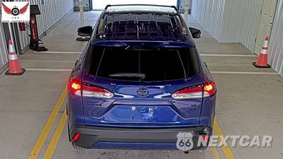 2024 Toyota Corolla Cross LE - zdjęcie 9 z 18 - miniatura