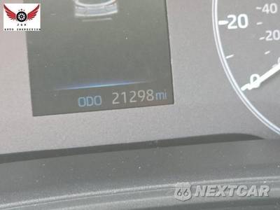 2024 Toyota Corolla Cross LE - zdjęcie 15 z 18 - miniatura