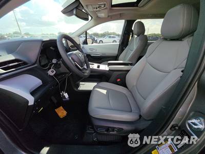 2026 Toyota Sienna XLE 8-Passenger 120.5" WB - zdjęcie 13 z 25 - miniatura