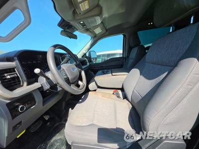 2023 Ford Super Duty F-250 XL Crew Cab Medium Bed - zdjęcie 7 z 24 - miniatura