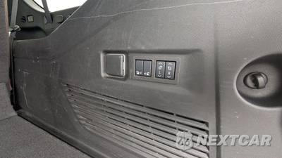 2024 Chevrolet Suburban High Country 3LZ - zdjęcie 23 z 30 - miniatura