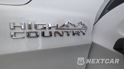 2024 Chevrolet Suburban High Country 3LZ - zdjęcie 17 z 30 - miniatura