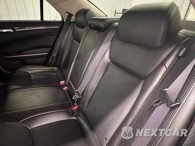 2022 Chrysler 300 Touring L - zdjęcie 10 z 38 - miniatura