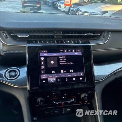 2021 Jeep Grand Cherokee L Altitude - zdjęcie 5 z 7 - miniatura