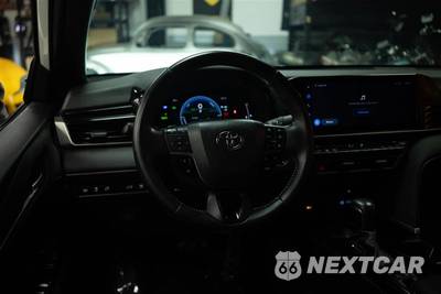 2025 Toyota Camry SE - zdjęcie 15 z 29 - miniatura