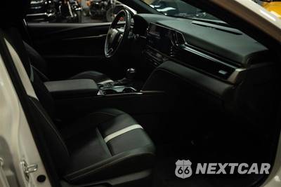 2025 Toyota Camry SE - zdjęcie 13 z 29 - miniatura