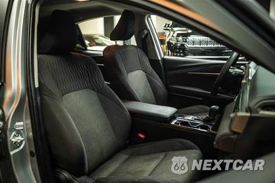 2025 Toyota Camry LE - zdjęcie 14 z 28 - miniatura