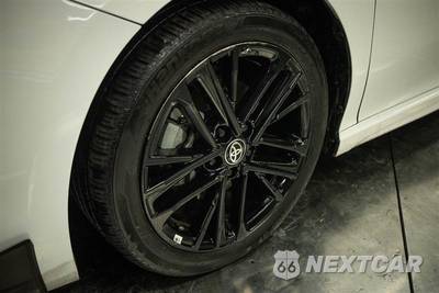 2025 Toyota Camry SE - zdjęcie 3 z 27 - miniatura