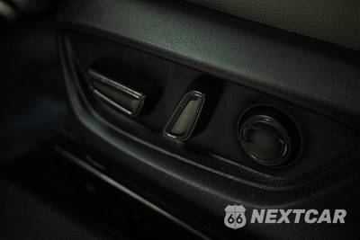 2025 Toyota Camry SE - zdjęcie 16 z 27 - miniatura