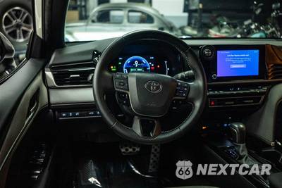 2025 Toyota Camry SE - zdjęcie 15 z 27 - miniatura