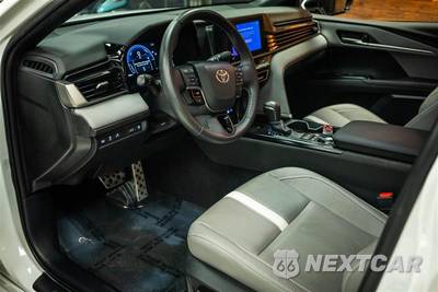 2025 Toyota Camry SE - zdjęcie 8 z 27 - miniatura