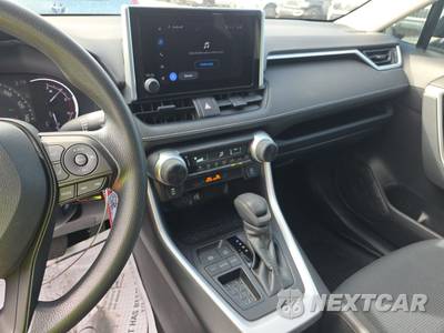2024 Toyota RAV4 LE - zdjęcie 11 z 23 - miniatura