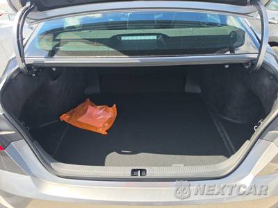 2026 Toyota Camry SE - zdjęcie 16 z 19 - miniatura