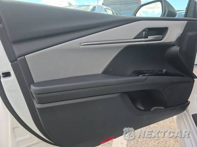 2026 Toyota Camry SE - zdjęcie 9 z 20 - miniatura