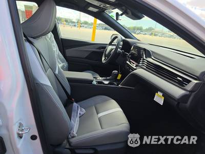 2026 Toyota Camry SE - zdjęcie 8 z 18 - miniatura