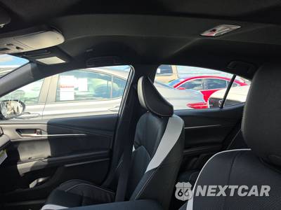 2026 Toyota Camry SE - zdjęcie 18 z 19 - miniatura