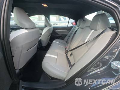 2026 Toyota Camry SE - zdjęcie 13 z 20 - miniatura