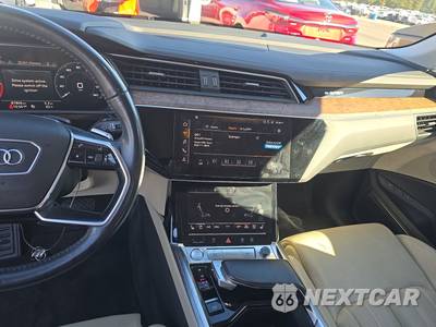 2019 Audi e-tron Prestige - zdjęcie 11 z 21 - miniatura