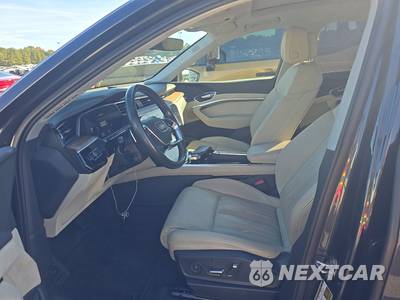2019 Audi e-tron Prestige - zdjęcie 7 z 21 - miniatura