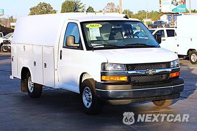 2025 Chevrolet Express 3500 Cutaway 1WT - zdjęcie 3 z 53 - miniatura